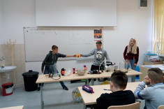 Warsztaty fizyczne - właściwości gazów