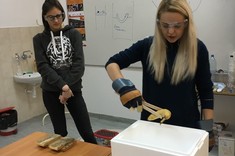  Pokaz fizyczny - Poznajemy ciecze