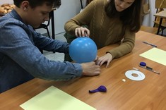 Warsztaty fizyczne - właściwości gazów