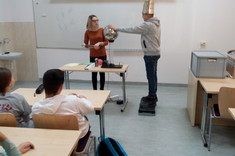 Pokaz fizyczny - Zabawy z elektromagnetyzmem