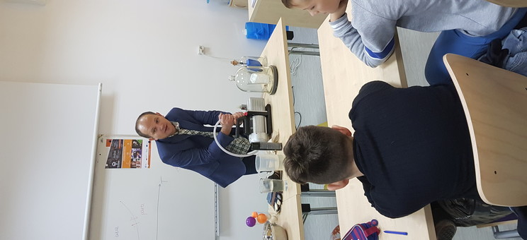 Pokaz fizyczny - właściwości gazów