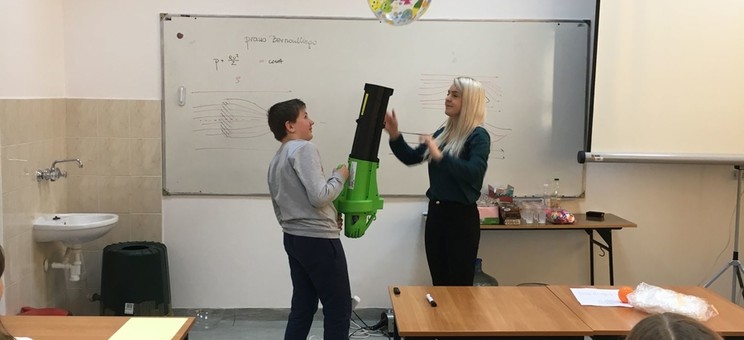 Pokaz fizyczny - właściwości gazów